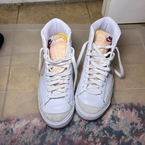 Nike BLAZER Mid ‘77 - Picture 2 of 3